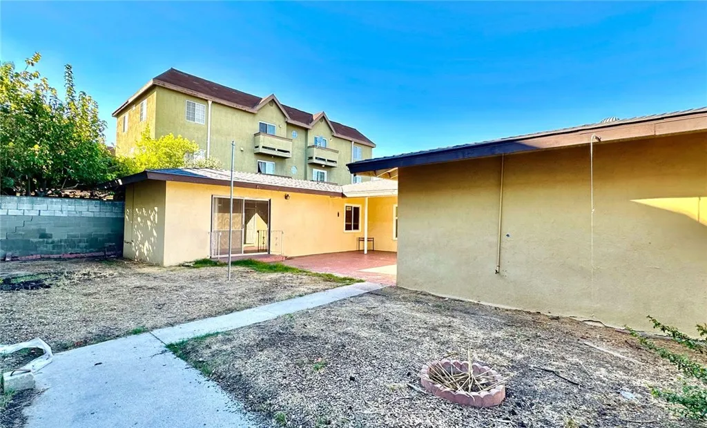 12040 Stagg Street, North Hollywood, California 91605 home-pic-19